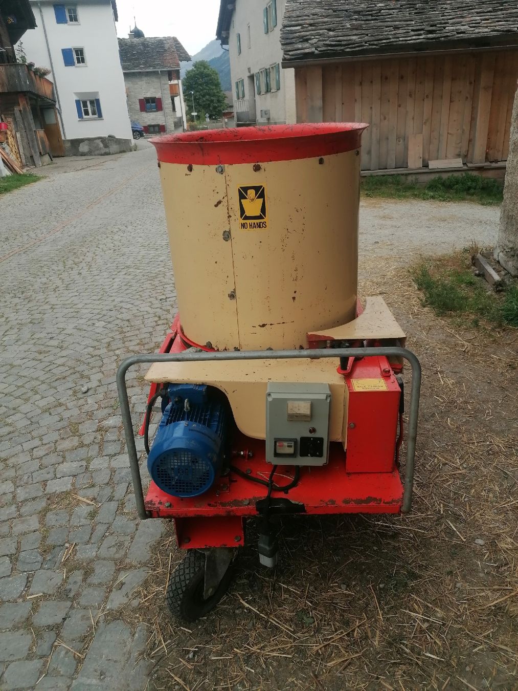 Trinciatrici: Strohmühle/ häcksler – Usato da Nufenen venduto da Cmeuli