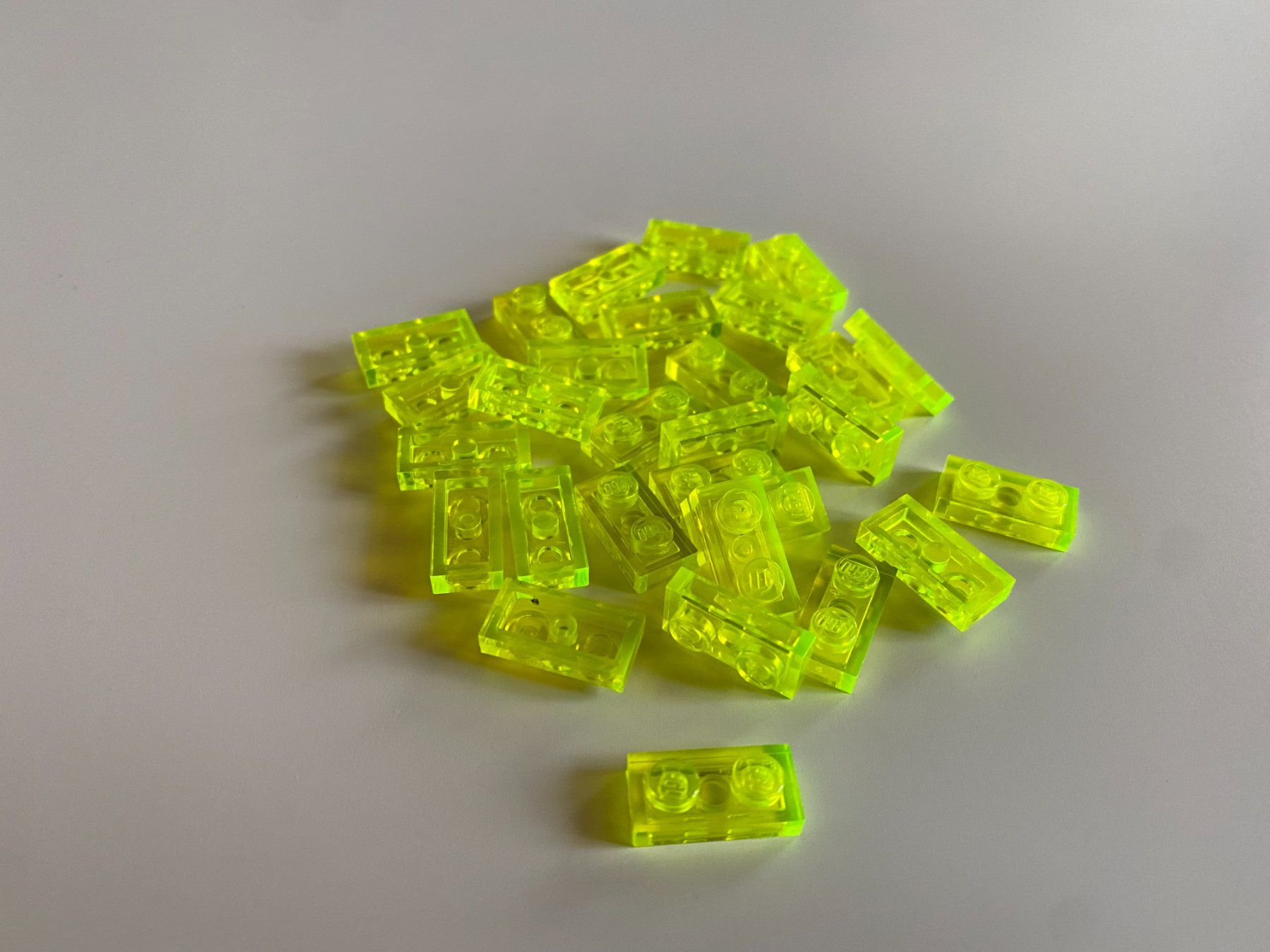 Lego Giocattoli: LEGO - 27 - TRANSPARENTE - NEON - PLÄTTLI - 2 X 1 – Usato da Gelterkinden venduto da ajdt4