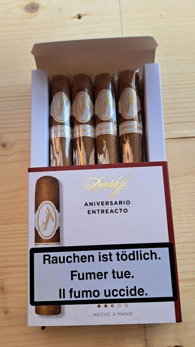 Davidoff Cigares: Davidoff Zigarren/Zigaretten – Neuf avec emballage d'origine à Saanen par and_2k5y 1