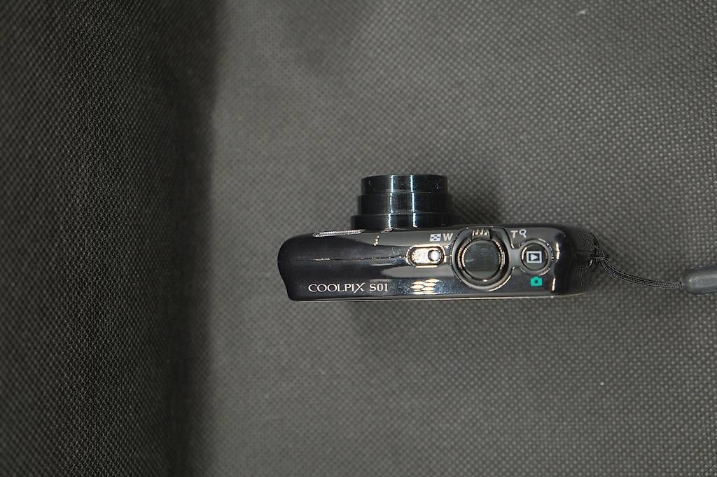 Fotocamera: Nikon COOLPIX S01 Mini Digital Camera – Usato da Neuchâtel venduto da Carlosfmunoz 2