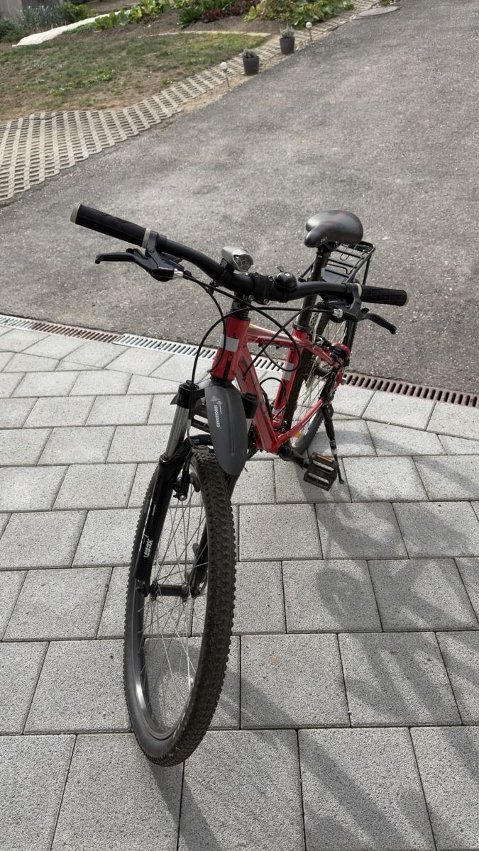 Biciclette: Mountain bike red black frame acceptable condition – Usato da Seon venduto da lucqqz