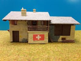 Modelleisenbahn _ Bündner _ Haus mit Stallanbau _ Spur H0