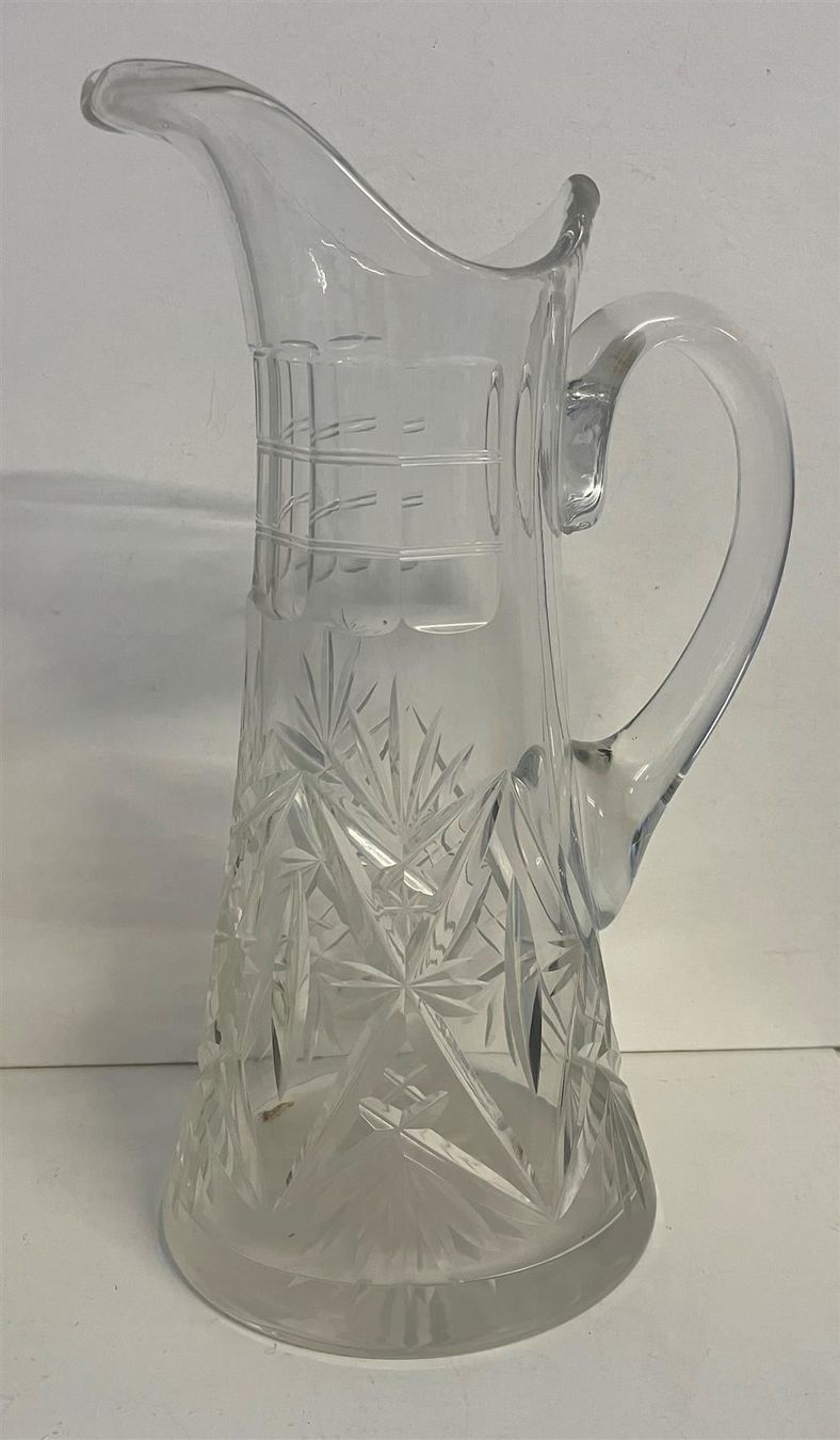 Caraffe: VERZIERTER KRUG – Usato da Oberwil BL venduto da SALOB