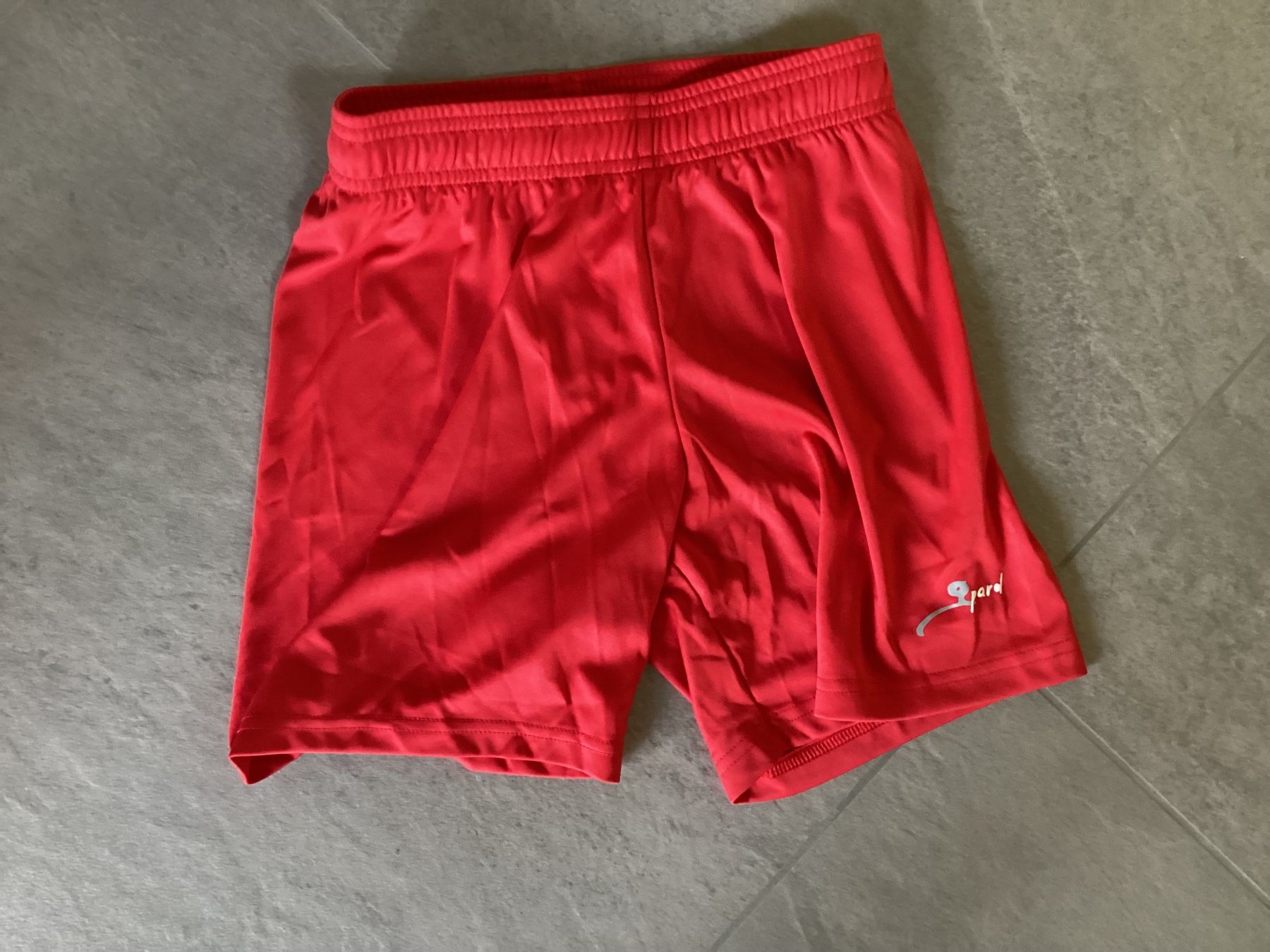 Hosen: Sport Hose rot, Gepard, Gr. 152 – Gebraucht aus Schinznach Dorf von Balz1968