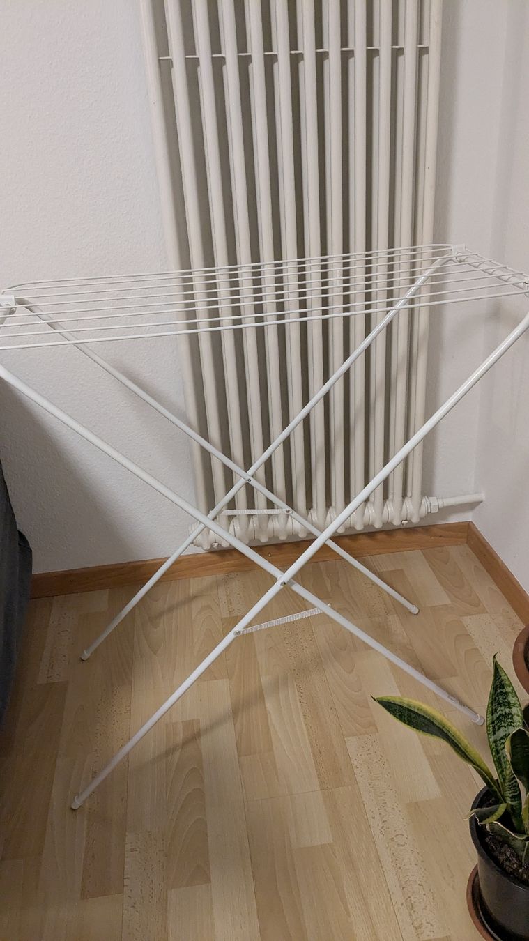 Fers à repasser: Drying rack white metal foldable for laundry room – D'occasion à Untersiggenthal par nag_mxh8