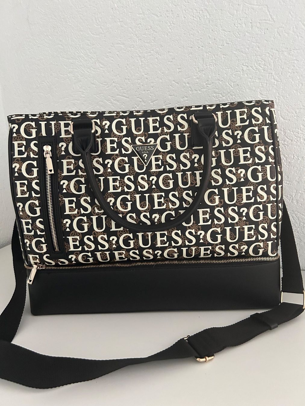 Guess Taschen: Sac de voyage GUESS – Neu und originalverpackt aus Gorgier von ninon1975