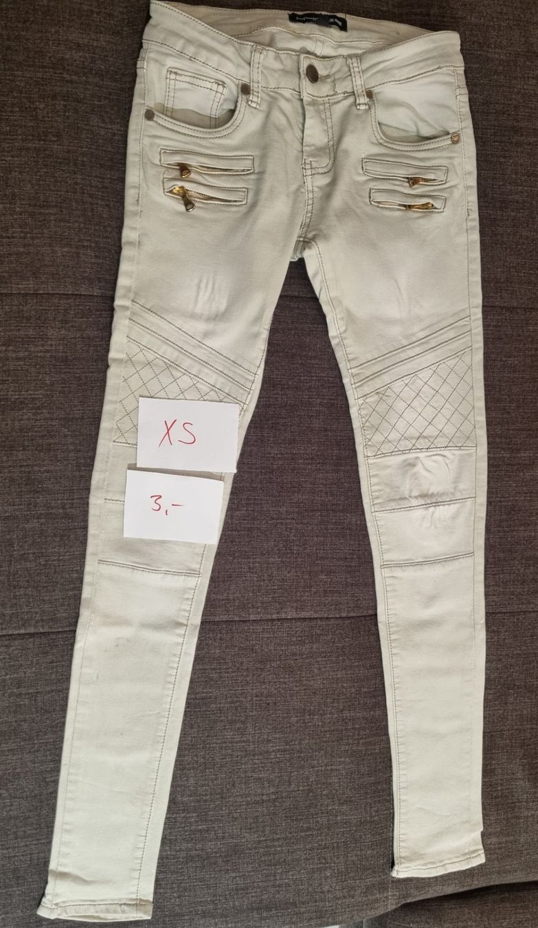 Pantaloni: Mädchenjeans Gr. XS – Usato da Oberrüti venduto da Nicki_Like
