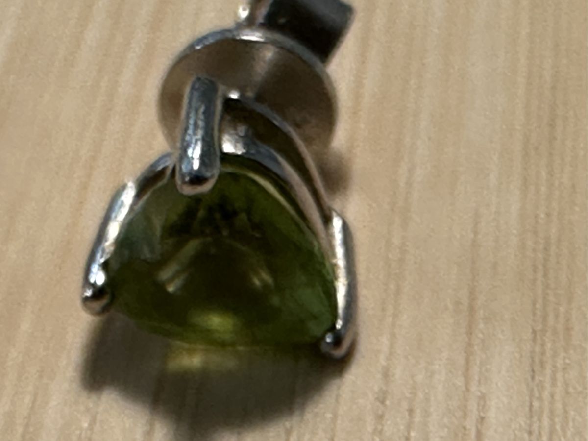 Ohrringe & -stecker: Ohrstecker aus Silber mit Chrysolith – Neu (gemäss Beschreibung) aus Weinfelden von Kud 1