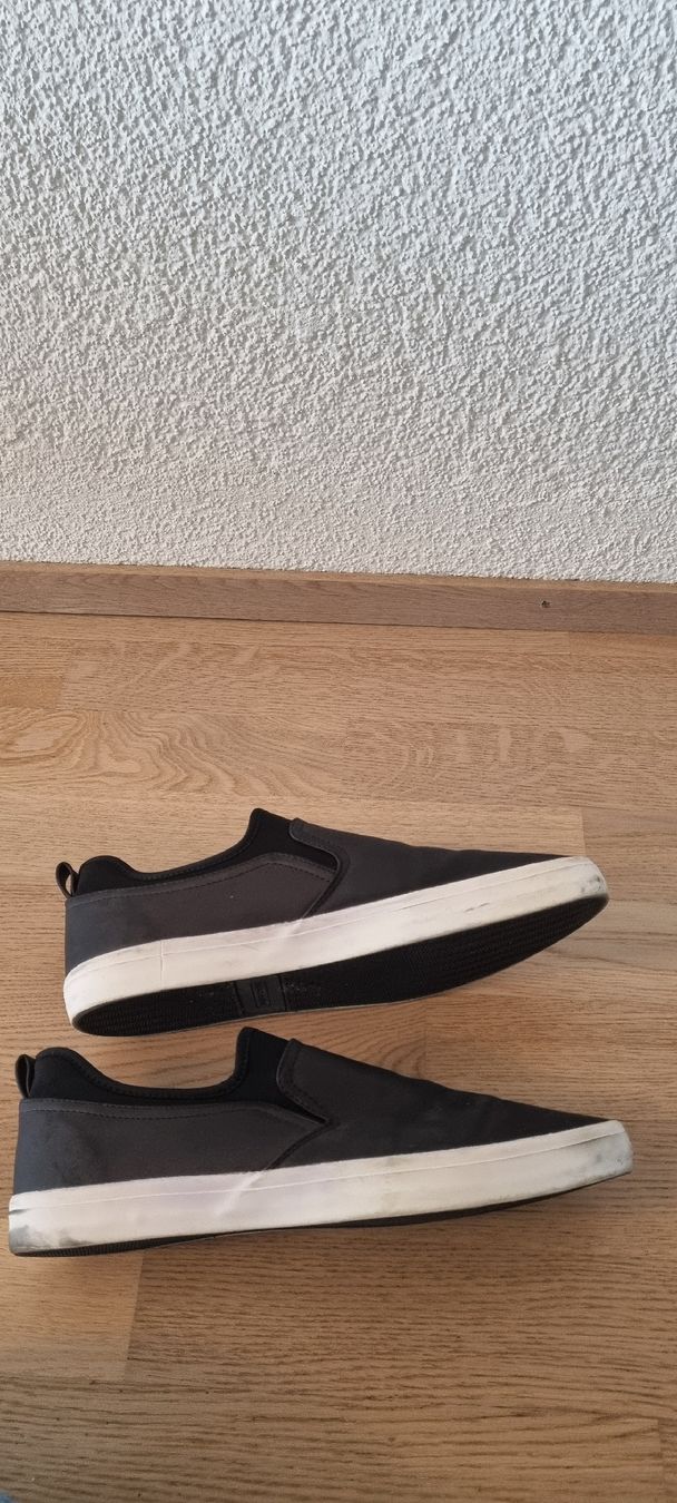 Steve Madden Scarpe da uomo: Schwarze Steve Madden Slipper Gr. 43 – Usato da Goldach venduto da Cooky2011 1