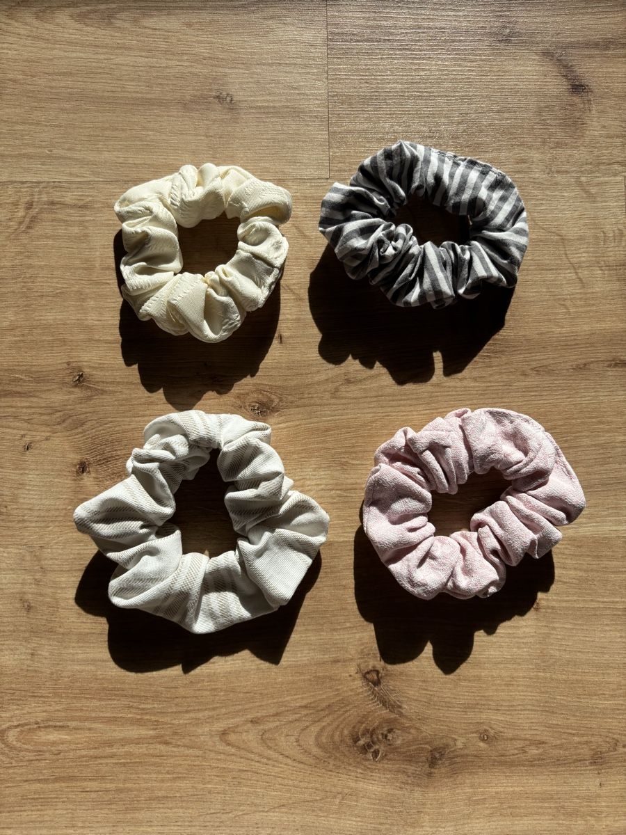 Accessori per capelli: SELFMADE pink scrunchie  – Nuovo e nell'imballaggio originale da Tavannes venduto da callie.mcli 1