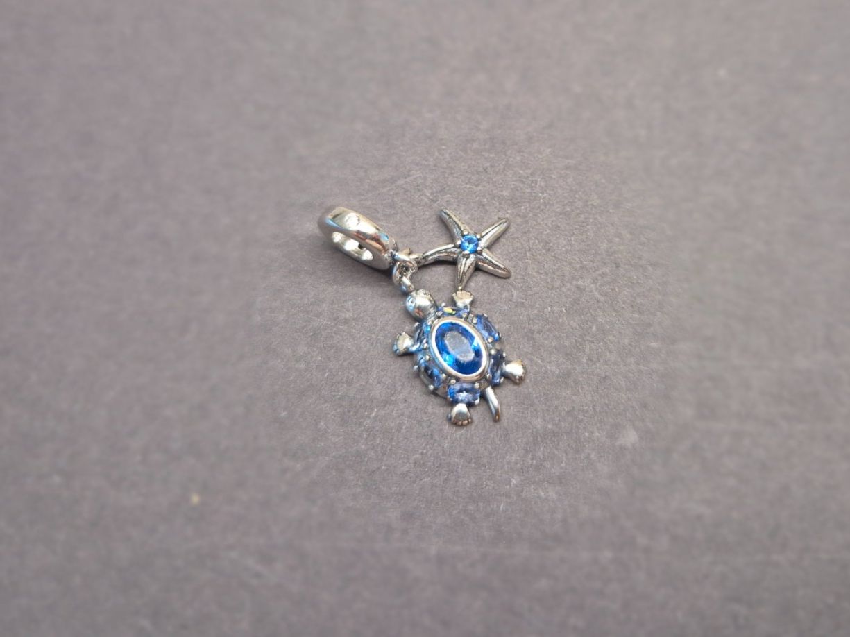 Anhänger: Silber Charm Schildkröte mit Seestern blau+Garantie – Neu (gemäss Beschreibung) aus Rotkreuz von Carbone_Bijou-Shop