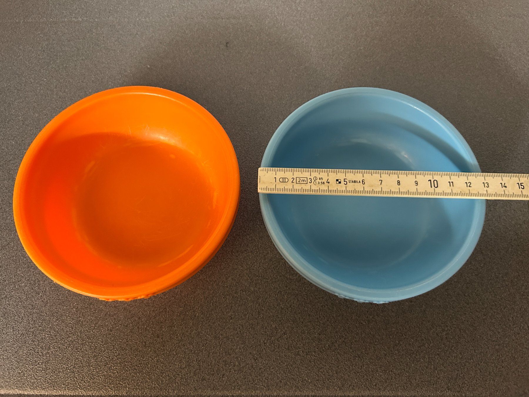Set di piatti: 14-teiliges Kinder-Teller- und Schüssel-Set – Usato da Küsnacht ZH venduto da filo_fila8700 9