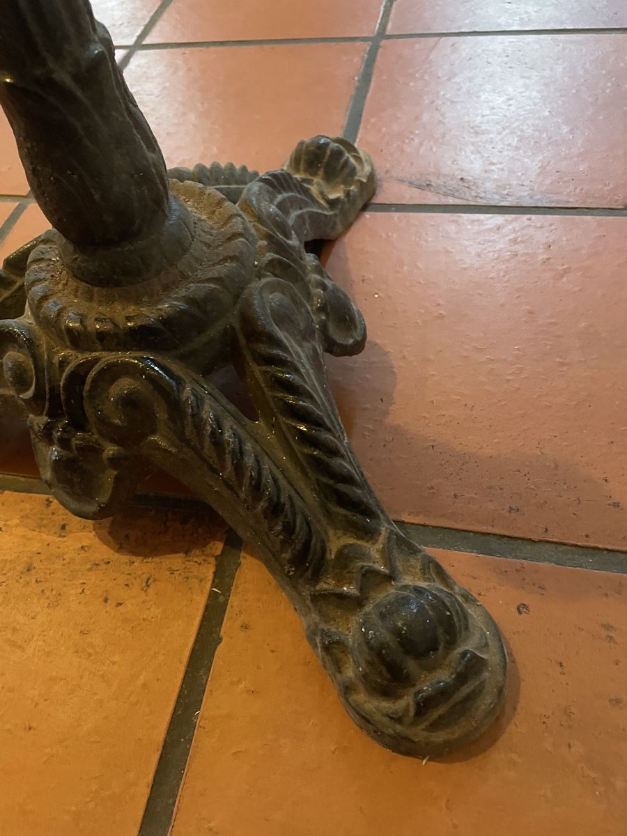 Sonstiges Mobiliar: Gusseisen Fuss – Gebraucht aus Chur von Tobina 1