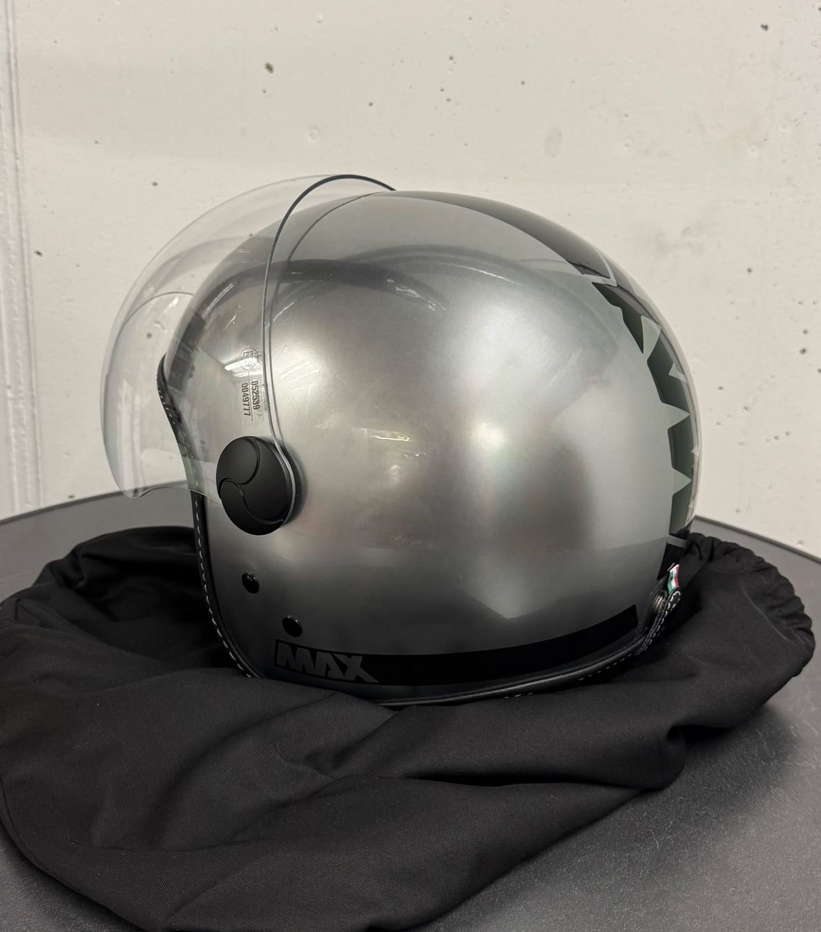 Caschi & visiere: MAX Helm silber mit Visier: S – Nuovo (secondo la descrizione) da Schlieren venduto da carmotica 1