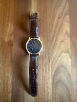 Tommy Hilfiger Herrenuhr – Blau / Gold – braunes Lederarmban