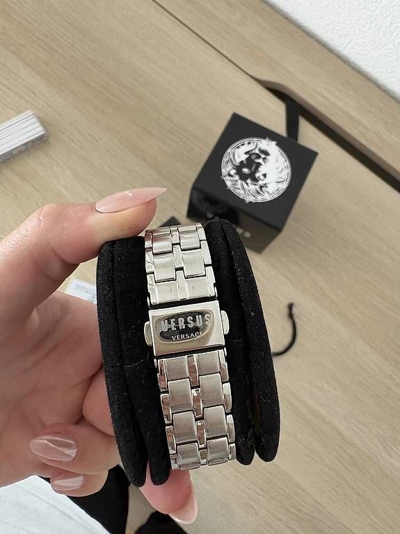 Orologi: Versus Versace Uhr Silber  – Usato da Gersau venduto da iss_gpt7 2