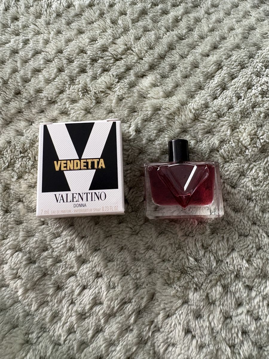 Valentino Parfum & Eau de Toilette: Vendetta Donna Valentino Miniature  – Neu und originalverpackt aus Kloten von raf_6nbr