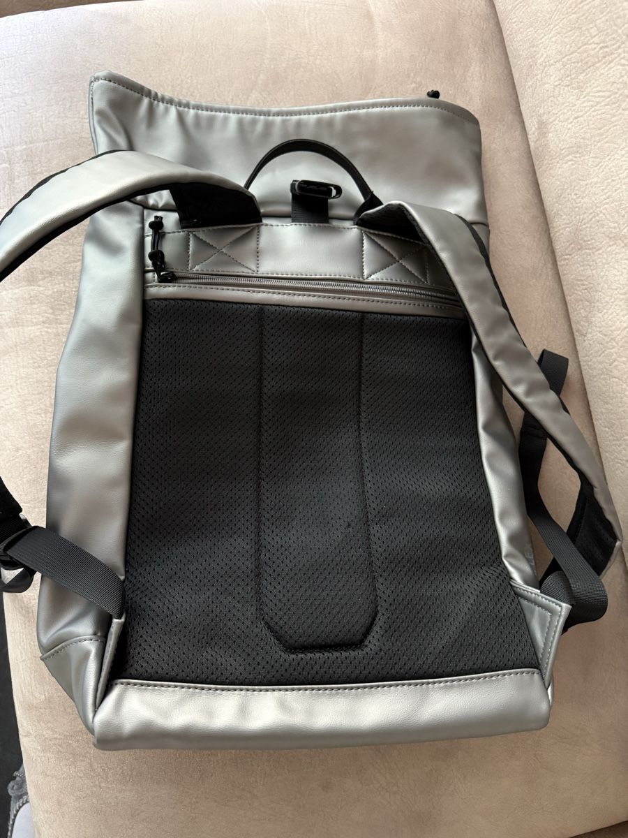 Zwei Sacs à dos: Rucksack metallic Marke zwei – Neuf (Voir description) à Bätterkinden par Honiro 1