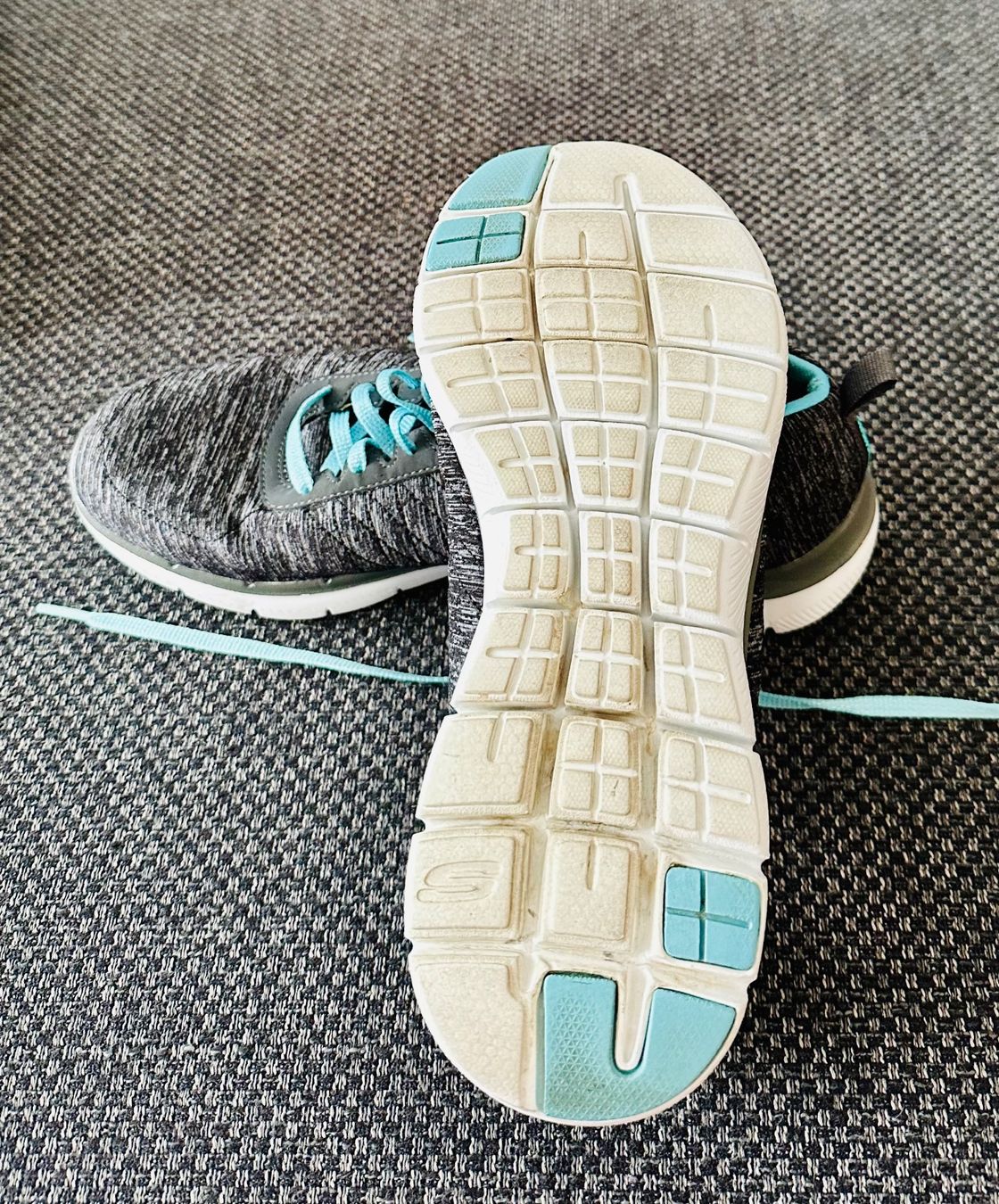 Skechers Damenschuhe: Skechers Sneaker, grau/blau, Grösse 40 – Gebraucht aus Wallbach von paxnic 4