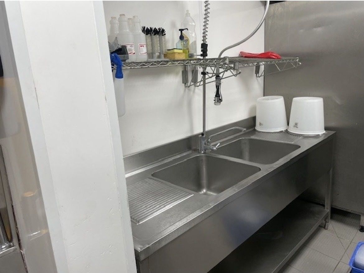 Cucine complete: Cuisine complète type mc do fast food – Usato da Thônex venduto da yac_h7nr 9