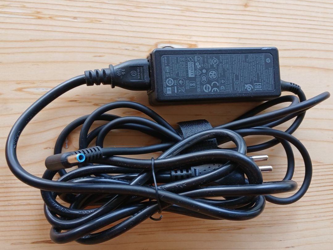 Hewlett Packard Ladegerät: HP Laptop-Ladegerät 45W – Gebraucht aus Zürich von sebime0