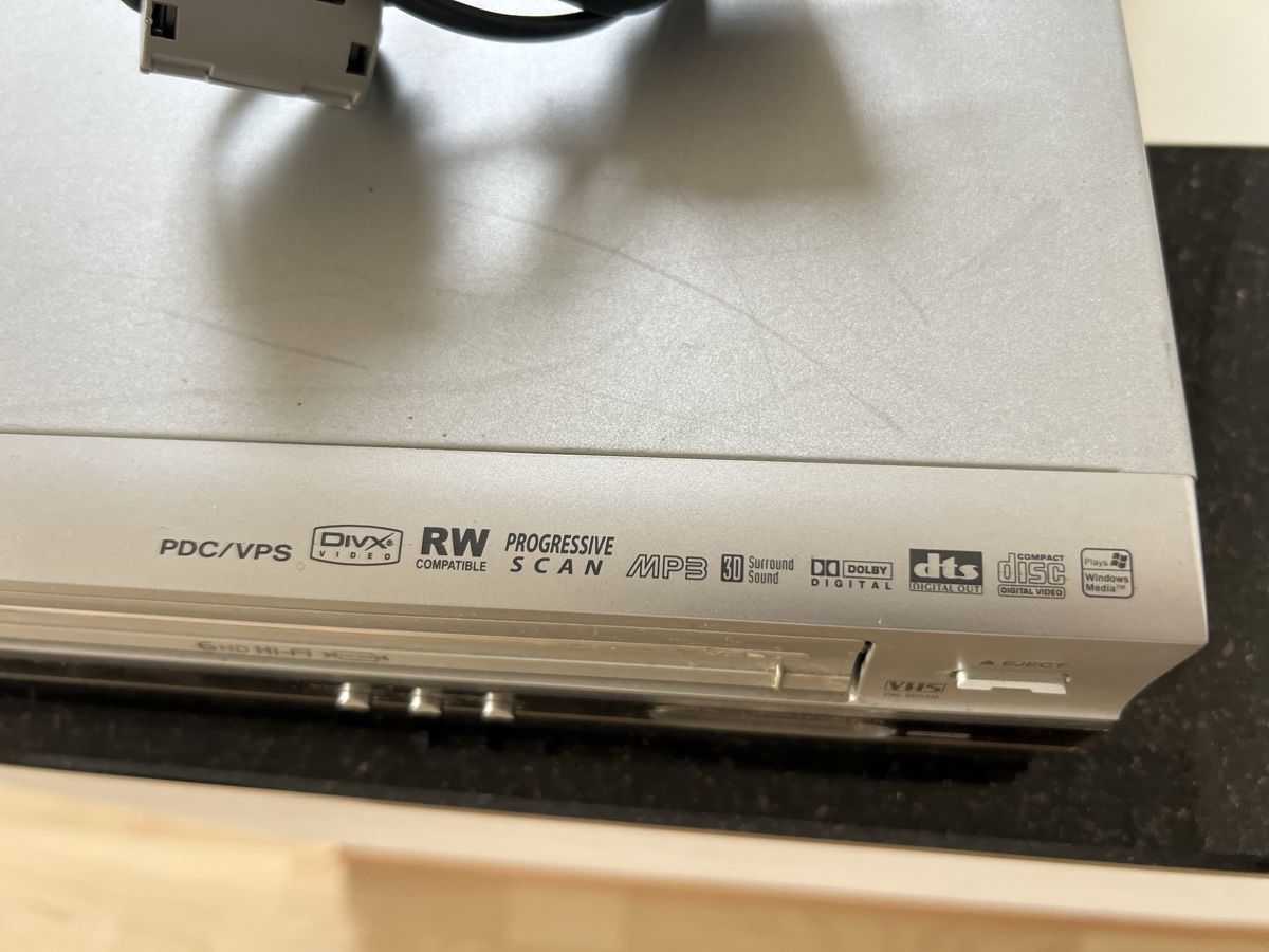 LG Registratori: LG V8806DVX DVD/VHS-Videorecorder – Usato da Schongau venduto da Retro_Shop 3
