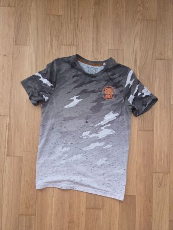 T-Shirt Skate Nation Tarnmuster Grösse 146/152 neuwertig