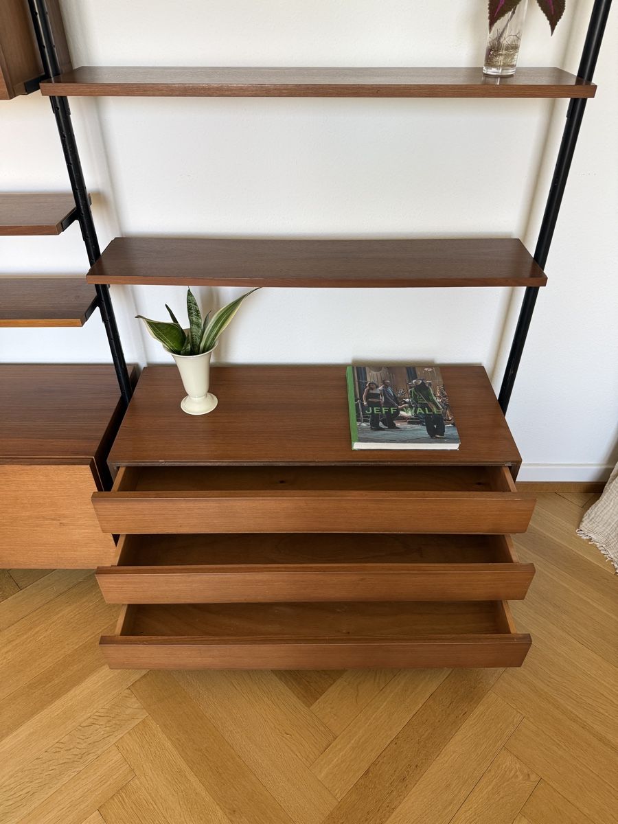 Scaffali: Midcentury Teak Teleskopregal – Usato da Basel venduto da Barty 2