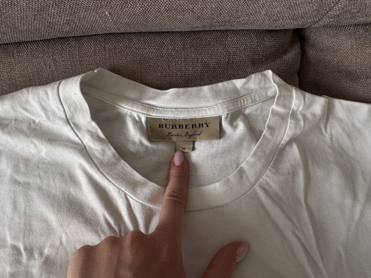 Burberry T-Shirts: Burberry T-Shirt, size M. – Gebraucht aus Lausanne von skayfasano 2