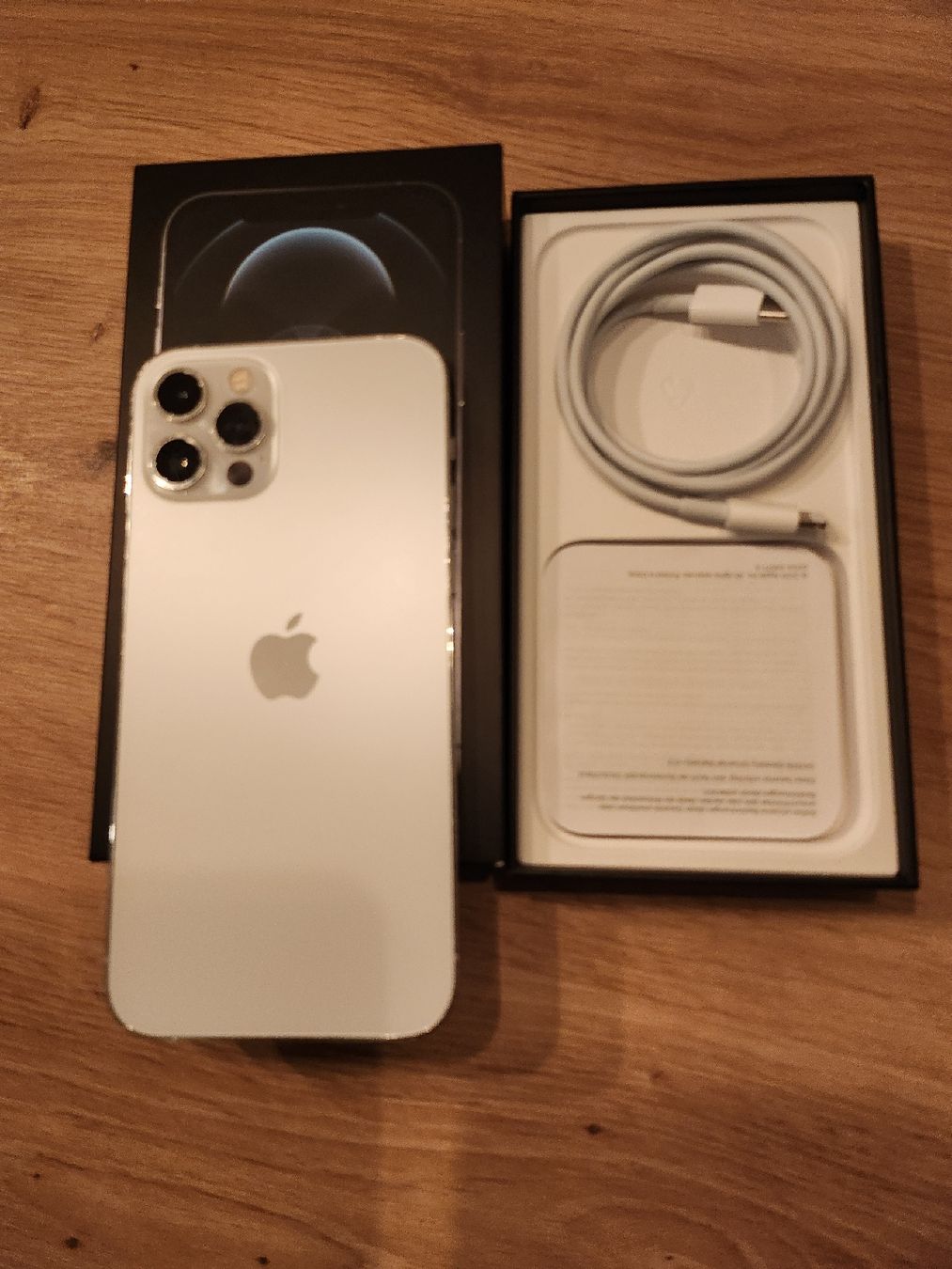 Apple Handys / Smartphones: Iphone 12 pro Silver 256 GB – Gebraucht aus Birsfelden von  2