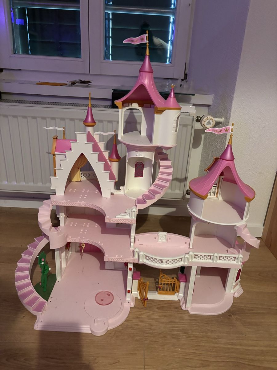 Playmobil Spielzeuge: Playmobil Schloss – Gebraucht aus Hilfikon von Elodie1990 1