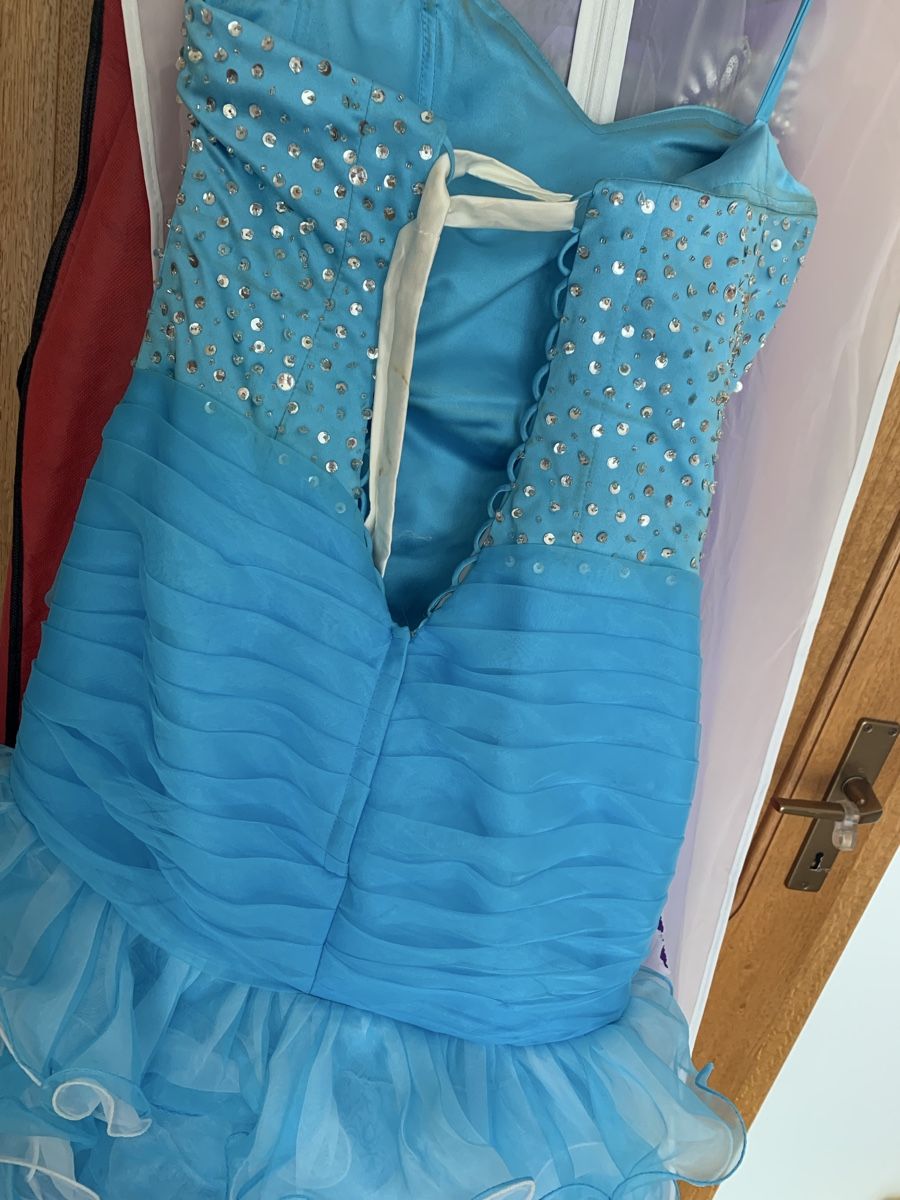Robes: Ballkleid / Abendkleid mit Rüschen – Neuf (Voir description) à Moosseedorf par sindymatea 2
