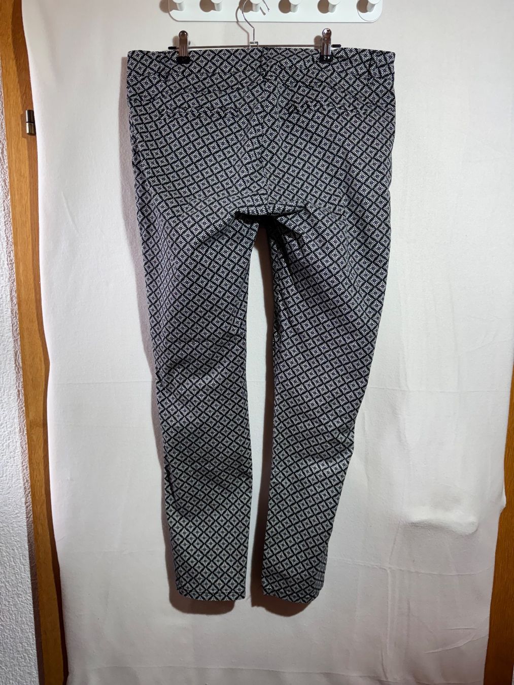 Zara Pantaloni: Gemusterte Hose von Zara Basic Gr. L – Usato da Grosswangen venduto da SALE_SALE_SALE 4