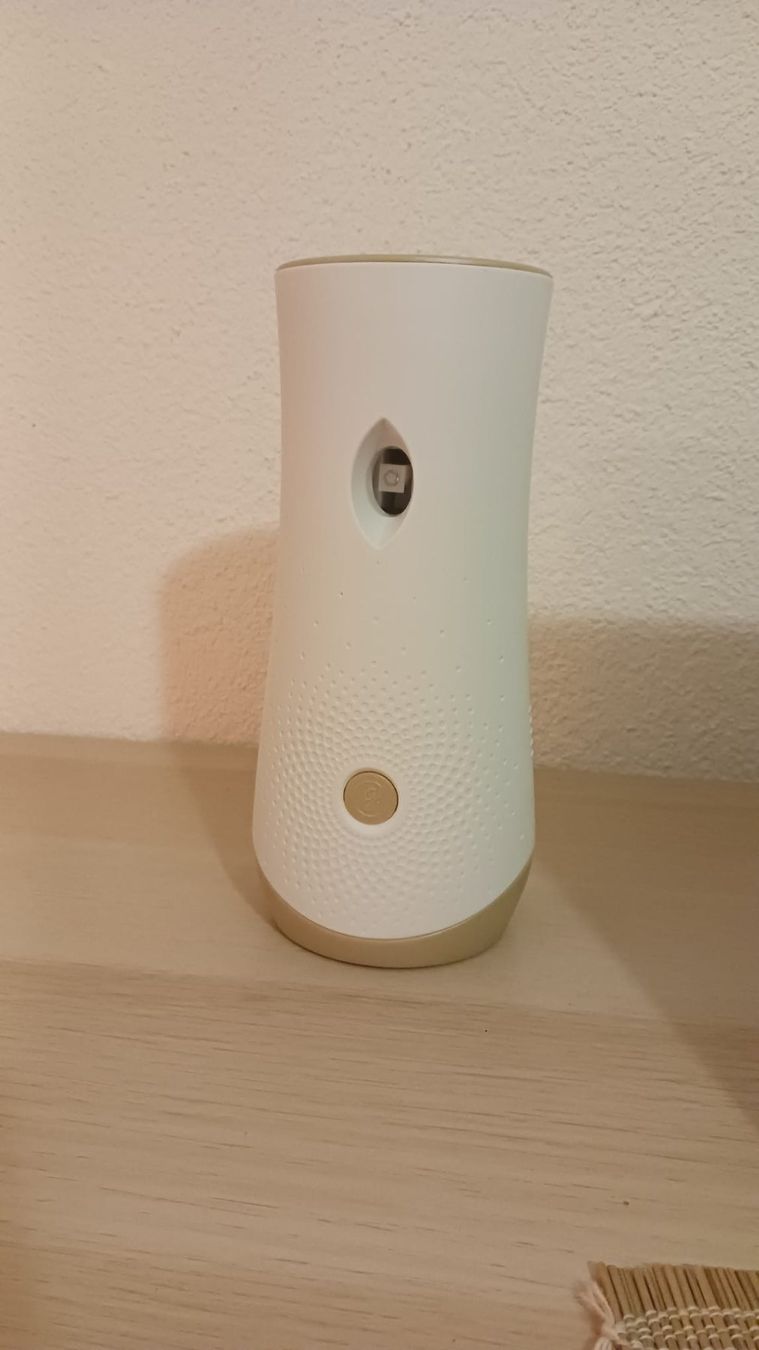 Spray per ambienti: Glad spray – Usato da Zürich venduto da camilla.stefanini