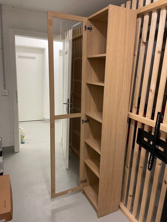 IKEA BILLY Bücherregal mit Glastür Kaufen auf Ricardo