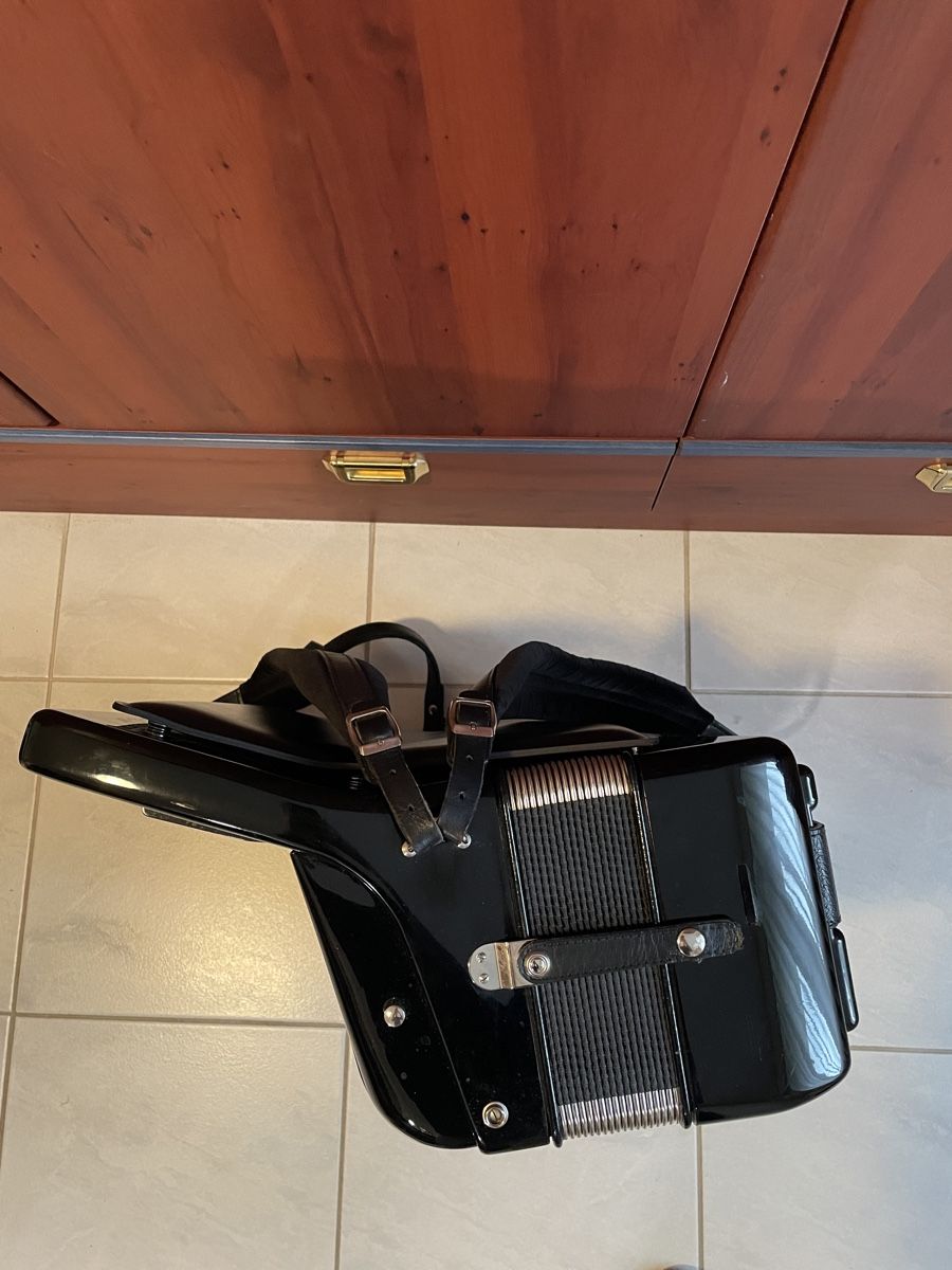Hohner Musikinstrumente: HOHNER Handorgel – Gebraucht aus Stans von Capstan 4