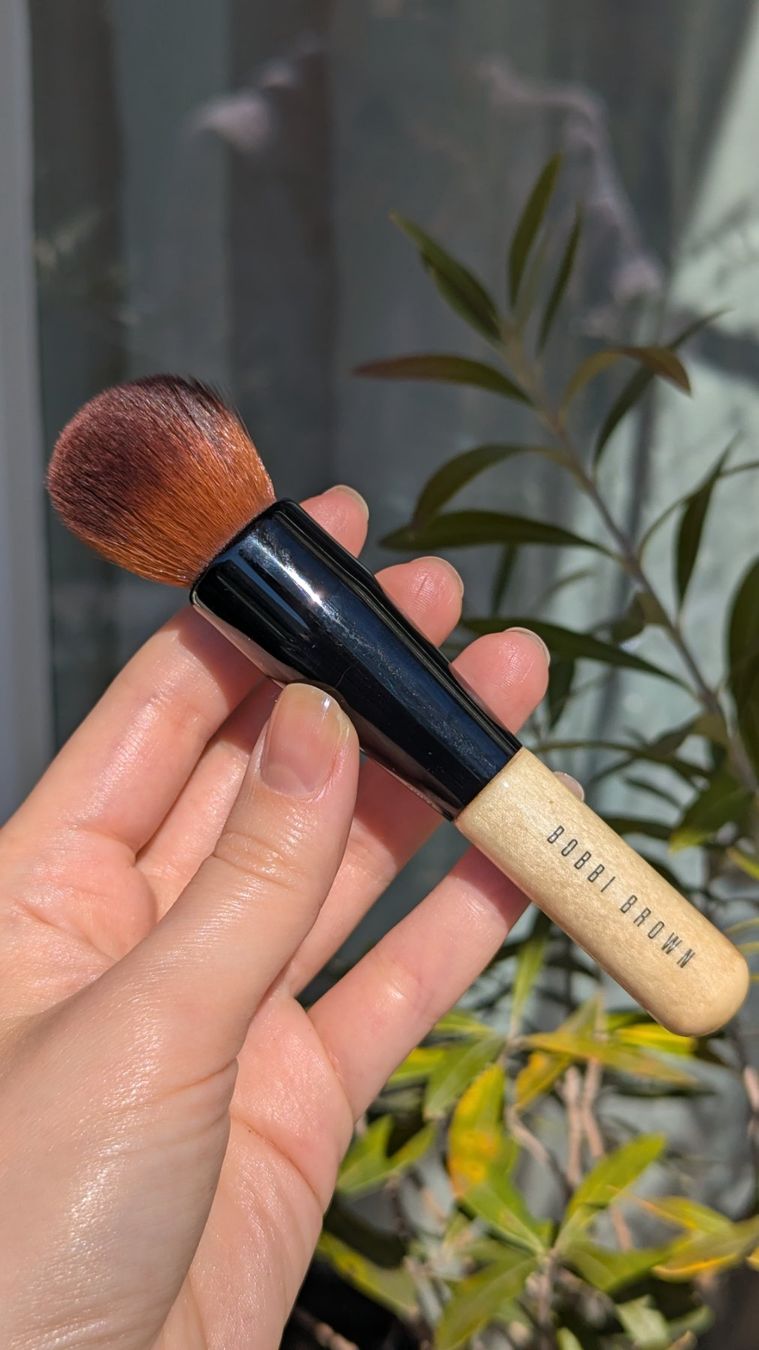 Bobbi Brown Make-up: Bobbi Brown Full Coverage Face Brush – Usato da Zürich venduto da oschance