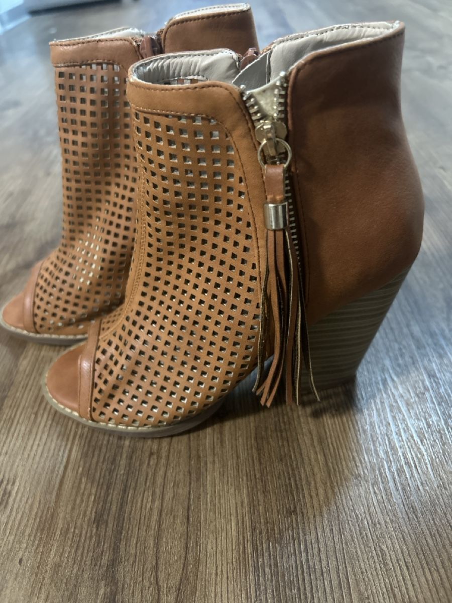 Scarpe da donna: Bottines à talons ajourées marron taille 37 – Usato da Biel/Bienne venduto da Lorenzo2014 1