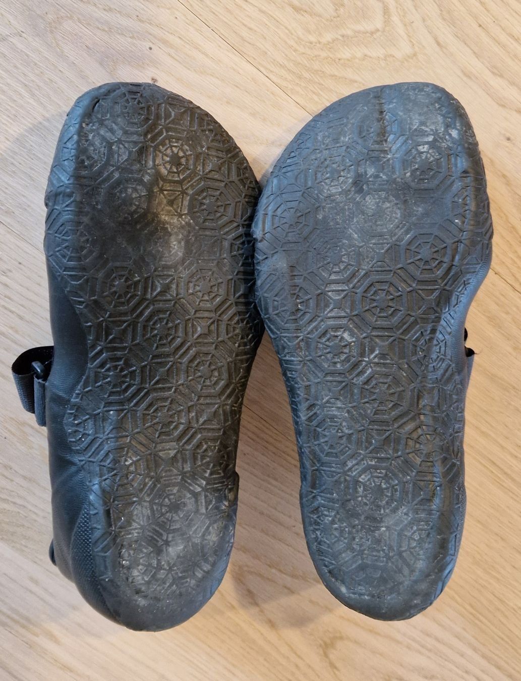Herrenschuhe: Ronstan Segelschuhe / Surfschuhe, Grösse S – Gebraucht aus Fribourg von metalhands 3