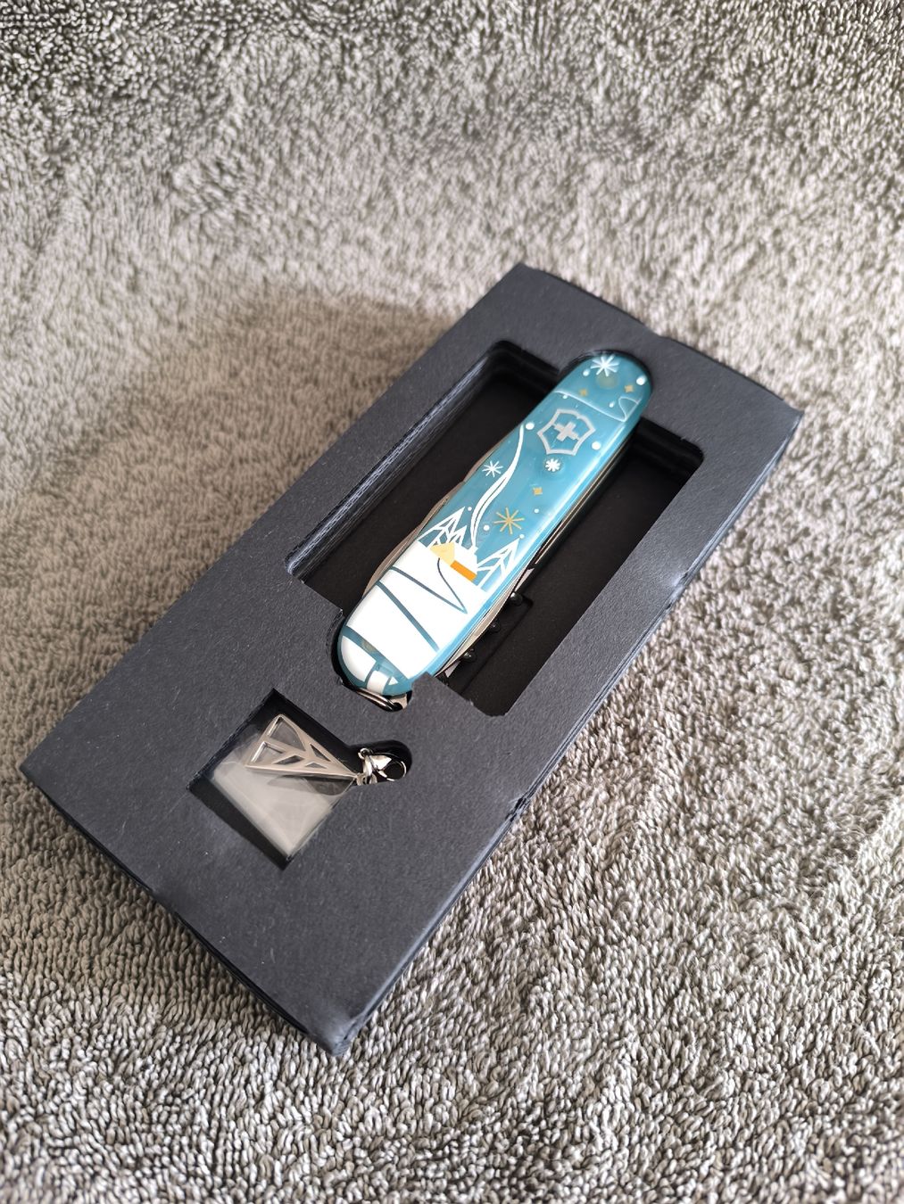 Victorinox Coltelli tascabile: Victorinox Winter Magic Limited Edition 2024 – Nuovo e nell'imballaggio originale da Pfäffikon SZ venduto da nidisale 1
