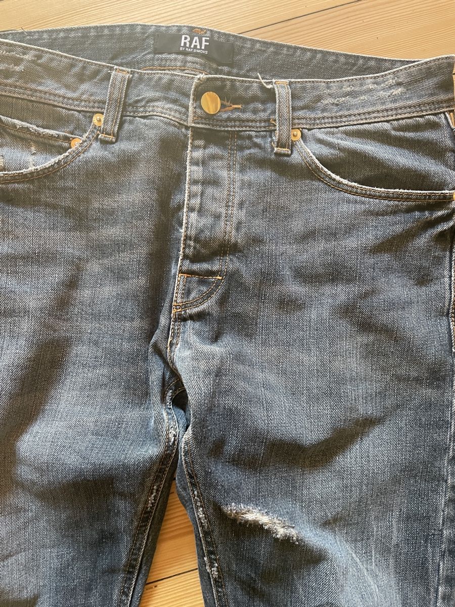 Prada Jeans: RAF by Raf Simons Jeans denim – Usato da Eglisau venduto da lia_c7ny 3