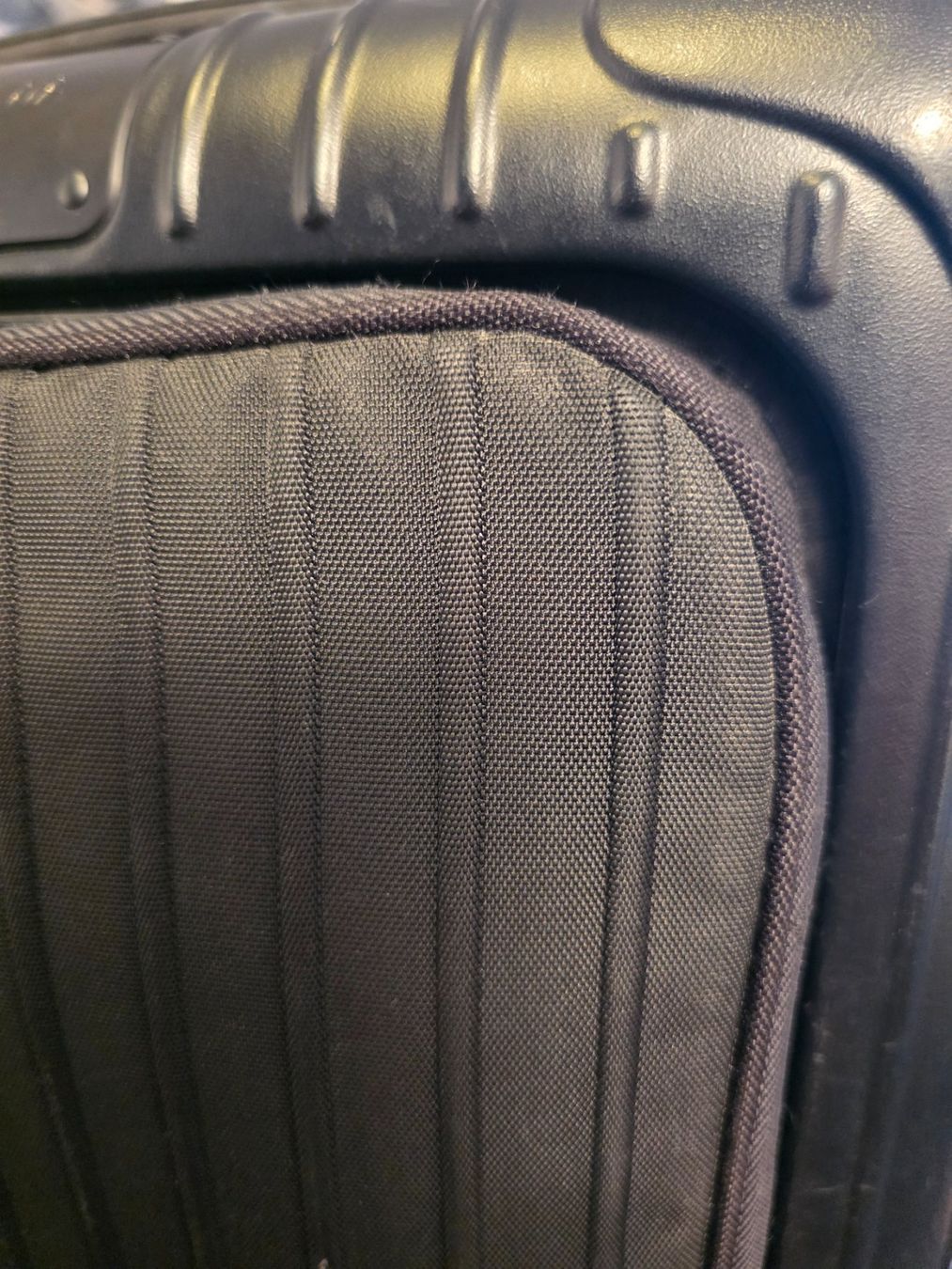 Rimowa Valigie: Rimowa essential cabin sleeve – Usato da Chambésy venduto da olivierGE 7