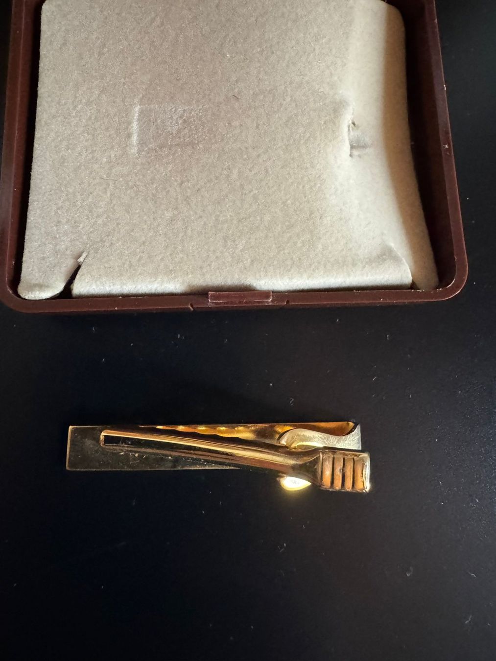 Givenchy Spille & Fermagli: Givenchy Vintage Krawattenklammer mit Box – Usato da Winterthur venduto da Dejv 2