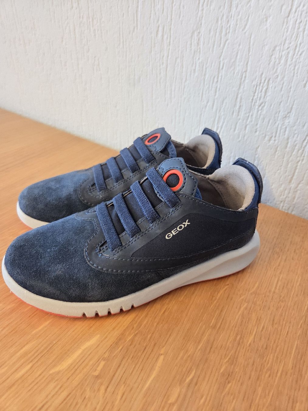 Geox Scarpe per ragazzi: Geox Wildlederschuhe 29 NEU – Nuovo (secondo la descrizione) da Oberuzwil venduto da Umlobo