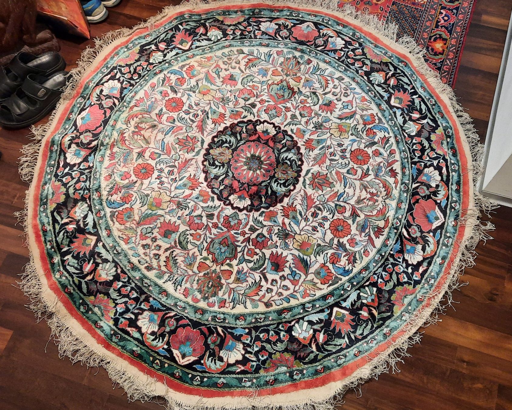 Teppiche: Seidenteppich, handgeknüpft, rund, Q150cm – Gebraucht aus Herrliberg von AlexandraBopp 4