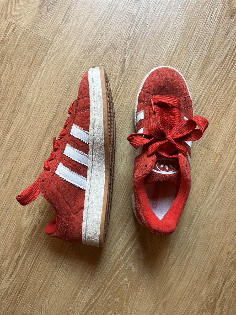 Adidas Damenschuhe: Adidas Campus Sneaker rot Wildleder Grösse 39.5 – Gebraucht aus Zürich von jaelllara 1