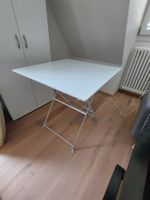 Klapptisch weiss quadratisch Metall gebrauchter Zustand