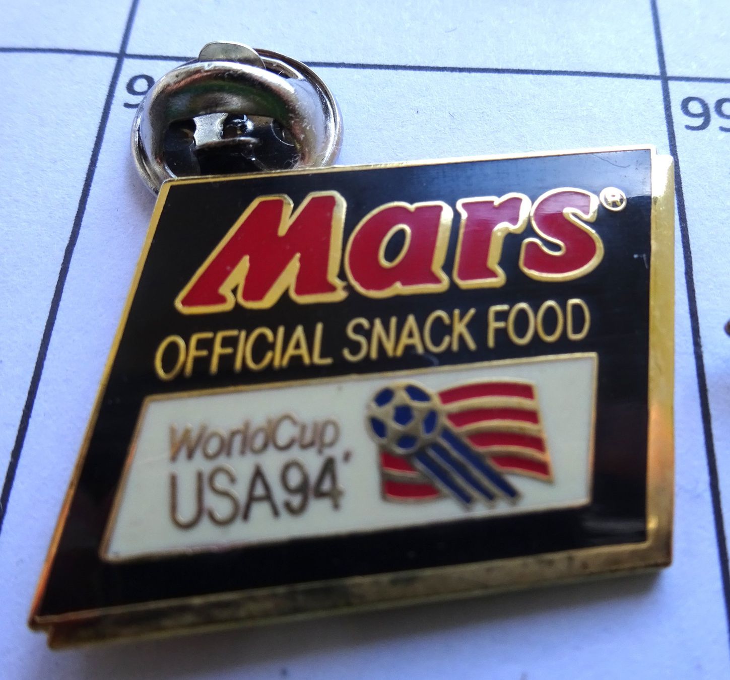 Plaquettes & Badges: Pin MARS  Schokolade WM 94 USA – D'occasion à Utzenstorf par BUtter81