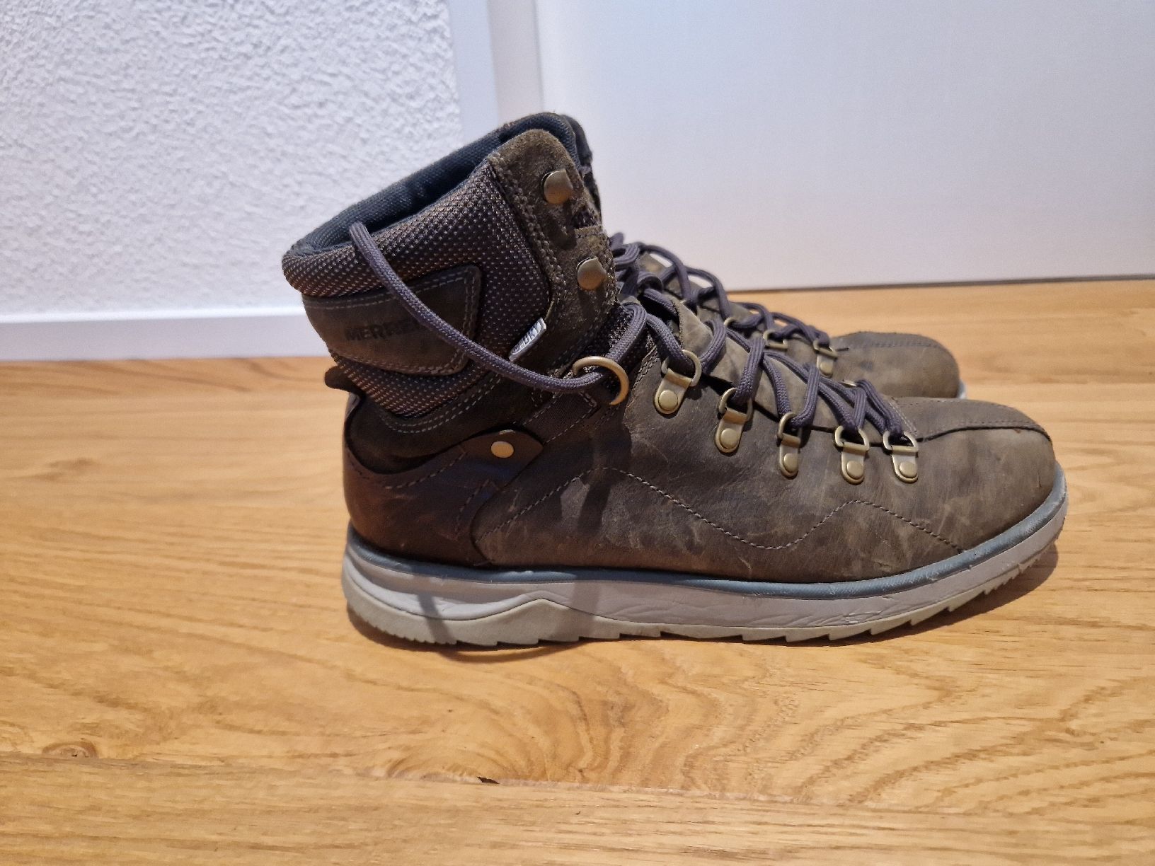 Merrell Scarpe da uomo: Robuste Merrell Herbst- /Winterschuhe Gr. 43.5 – Usato da St. Gallenkappel venduto da Kevinofski 1