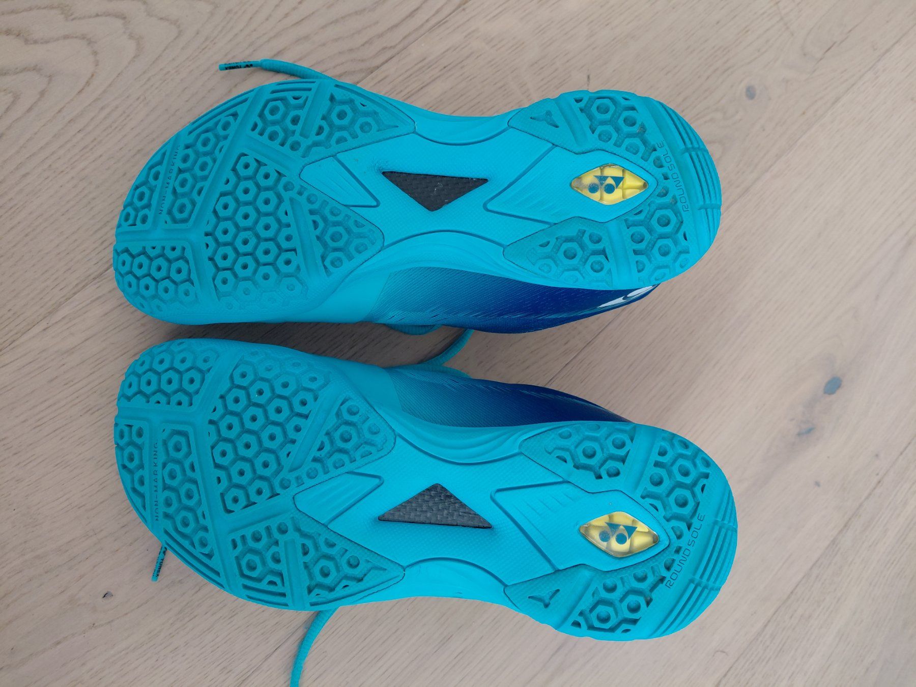 Yonex Scarpe per ragazzi: yonex Badminton Kinderschuh Gr. 37.5 – Usato da Oberuzwil venduto da adrian.ryffel 2